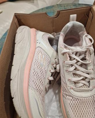 Scarpe Skechers D'lux Walker Infinite Motion Beige