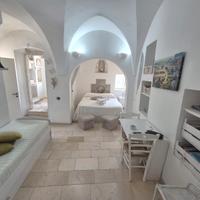 Casa in pietra ristrutturata con vista dominante