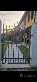 cancello pedonale in ferro colore antracite 
