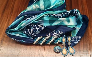 Foulard gioiello con accessori 