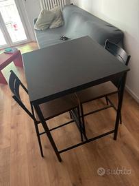 Tavolo alto quadrato ikea con 2 sedie