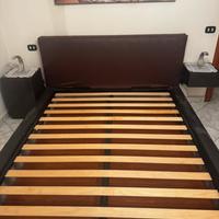 Letto contenitore ecopelle e comodini legno e vetr