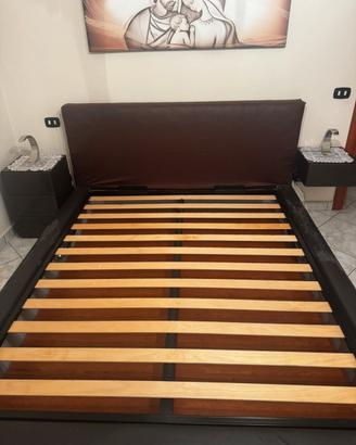 Letto contenitore ecopelle e comodini legno e vetr