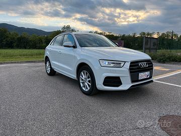 Q3 2.0 tdi 150 cv Business quattro 150cv s tronic