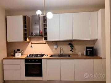 ARREDAMENTO COMPLETO CUCINA E SALONE