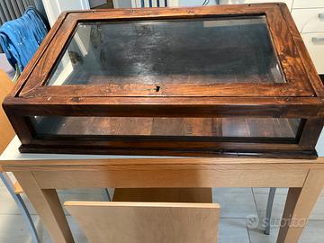 Scatola antica in legno e vetro