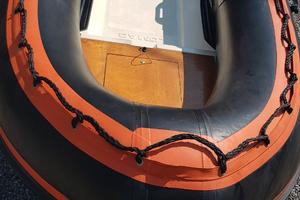 Gommone a chiglia rigida