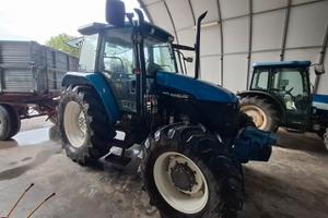 Trattore  con pala, caricatore  new holland  TS 90