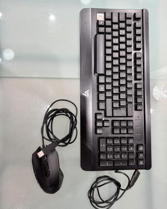 Tastiera per Pc e consolle con mouse