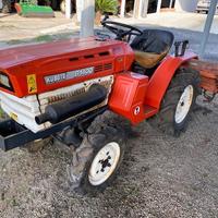 Trattore frutteto usato Kubota B1400 con fresa