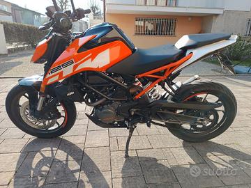 KTM Duke 125
