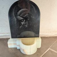 Acqua santiera con figura di Gesù