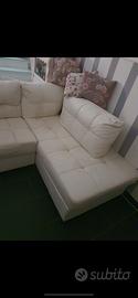 Divano letto  in ecopelle bianco angolare