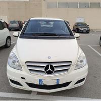 MERCEDES CLASSE B METANO -GARANZIA e GANCIO TRAINO