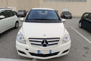 MERCEDES CLASSE B METANO -GARANZIA e GANCIO TRAINO
