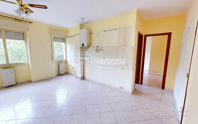 2 LOCALI CON CUCINA A VISTA