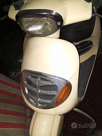 Scooter  MALAGUTI YESTERDAY 50 e CASCO BORSALINO