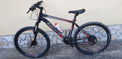 Mountain Bike Trek 4500 Disc – Pronta all'uso!