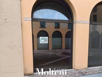 Immobile di 70 m² con 1 locale a Lecco