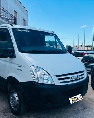 IVECO DAILY MINI VAN