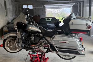 Harley Davidson Electra glide 100 anniversario