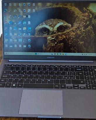 Samsung Galaxy Book 4 a soli325 €!