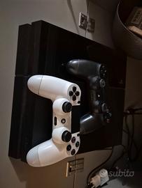 playstaion 4 con 2 joypad