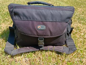 Borsa fotografica Lowepro modello Nova 200 AW 