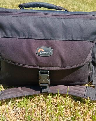 Borsa fotografica Lowepro modello Nova 200 AW 