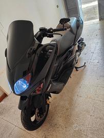 Yamaha T-max