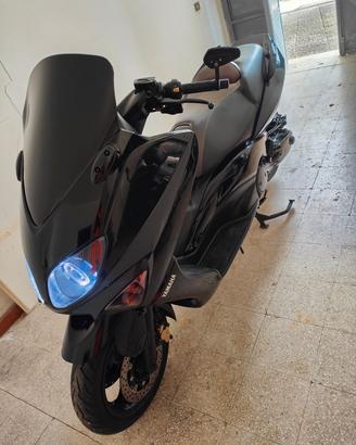 Yamaha T-max