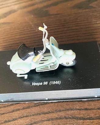 Modellino da Collezione Vespa 98 (1946) con Teca