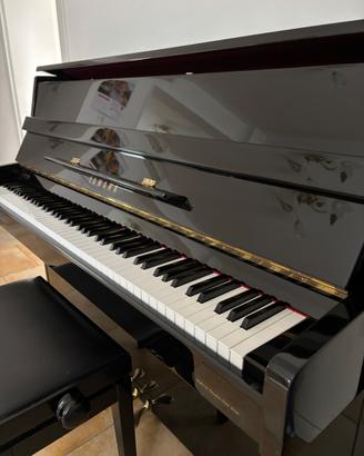 Pianoforte verticale YAMAHA C110A