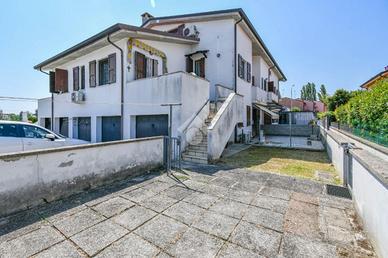 BIFAMILIARE A POGGIO RENATICO