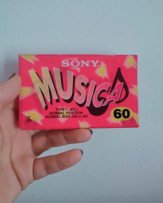 musicassetta Sony musica colorata 