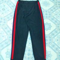 Tuta donna nera comfy con righe rosse sporty-chic