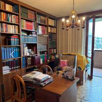 Mobili studio con libreria