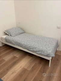 Letto singolo Ikea Vevelstad con materasso