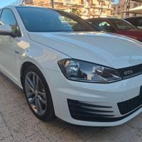 Volkswagen Golf - 2.0 TDI GTD PANO