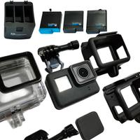 GoPro Hero 5 + 3 batterie con caricatore accessori