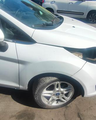 FORD FIESTA 2014 PARAFANGO ANTERIORE SX/DX
