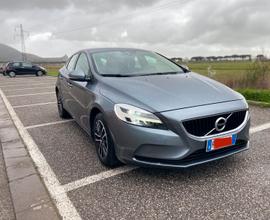 Volvo V40 grigia