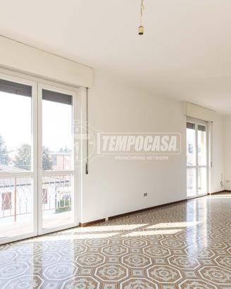 AMPIO 3 LOCALI CON POSSIBILITÀ DI 4 LOCALI, TERRE