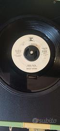 vinile Miriam Makeba e Undesputed Truth