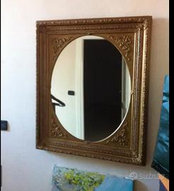 Specchio con cornice antica