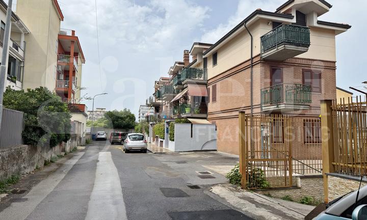 Laboratorio Angri [Cod. rif 3256689VCG]