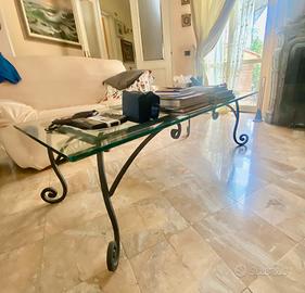 Tavolino in ferro battuto con cristsalo