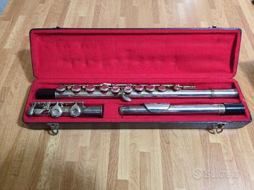 flauto traverso in metallo argentato con custodia 