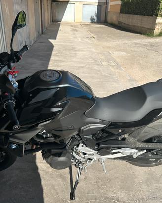 BMW 900  R