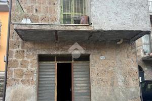 2 LOCALI A VASANELLO